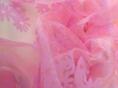 Organza Blütenmotiv rosa